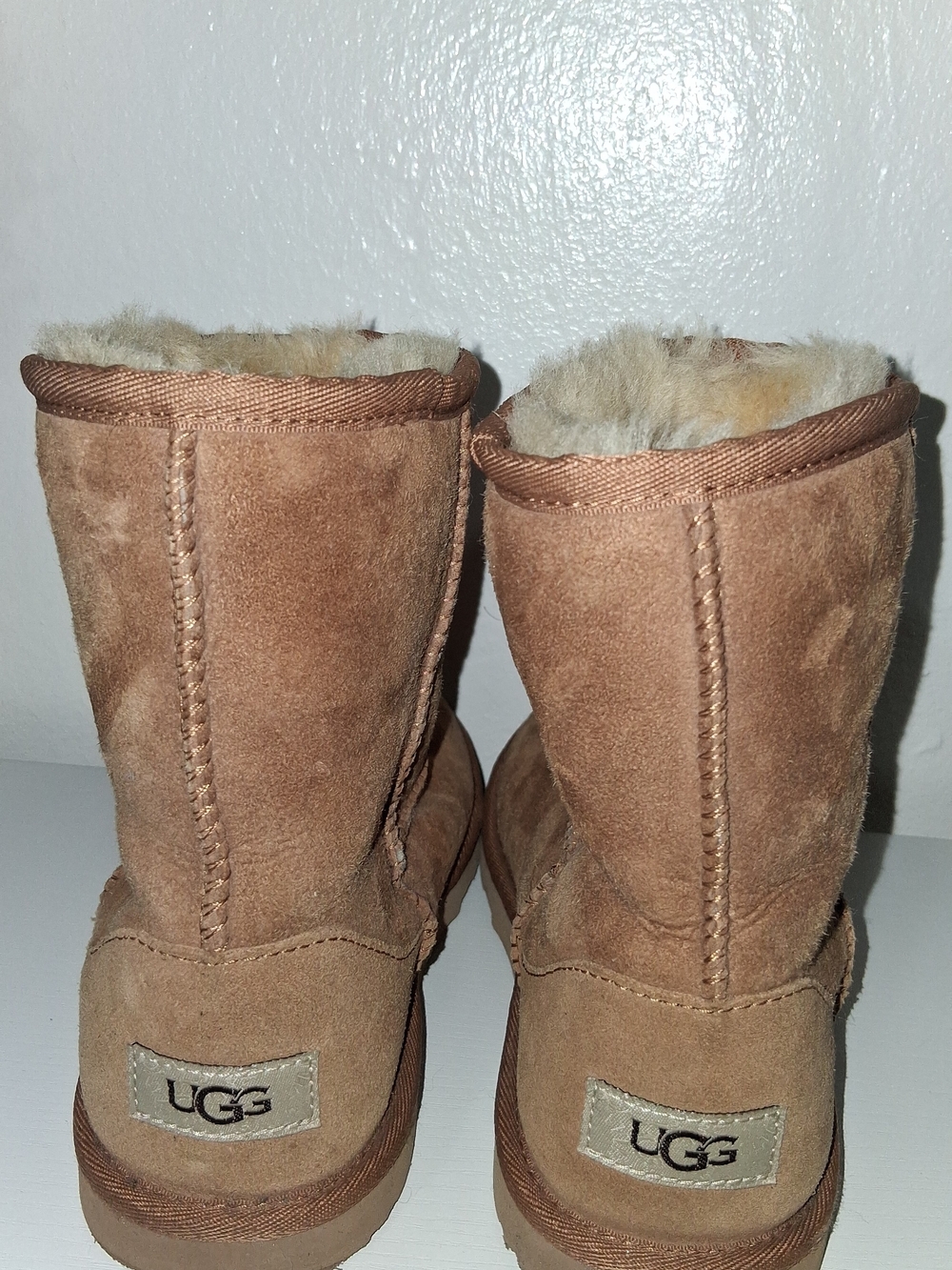UGG Kids Classic II Boots Chestnut Suede Size 4 US 1017703K